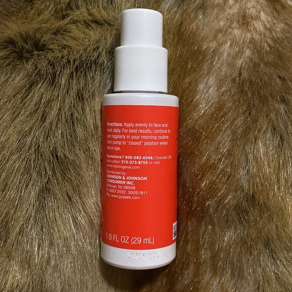 Neutrogena Niacinamide Stubborn Texture Serum - Picture 3 of 6